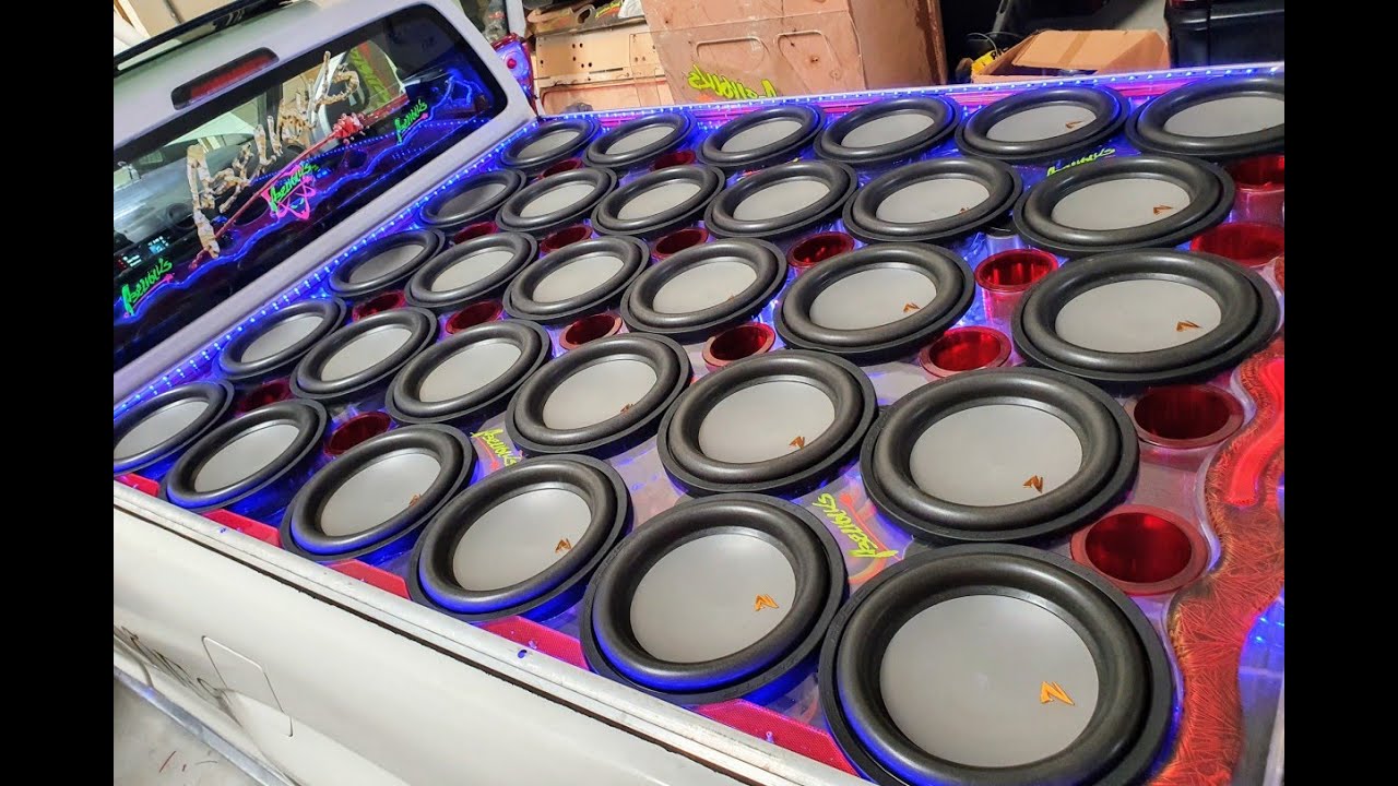 VÍDEO EXCLUSIVO! Amarok Abelvolks com 30 graves Zetta de 800 W RMS