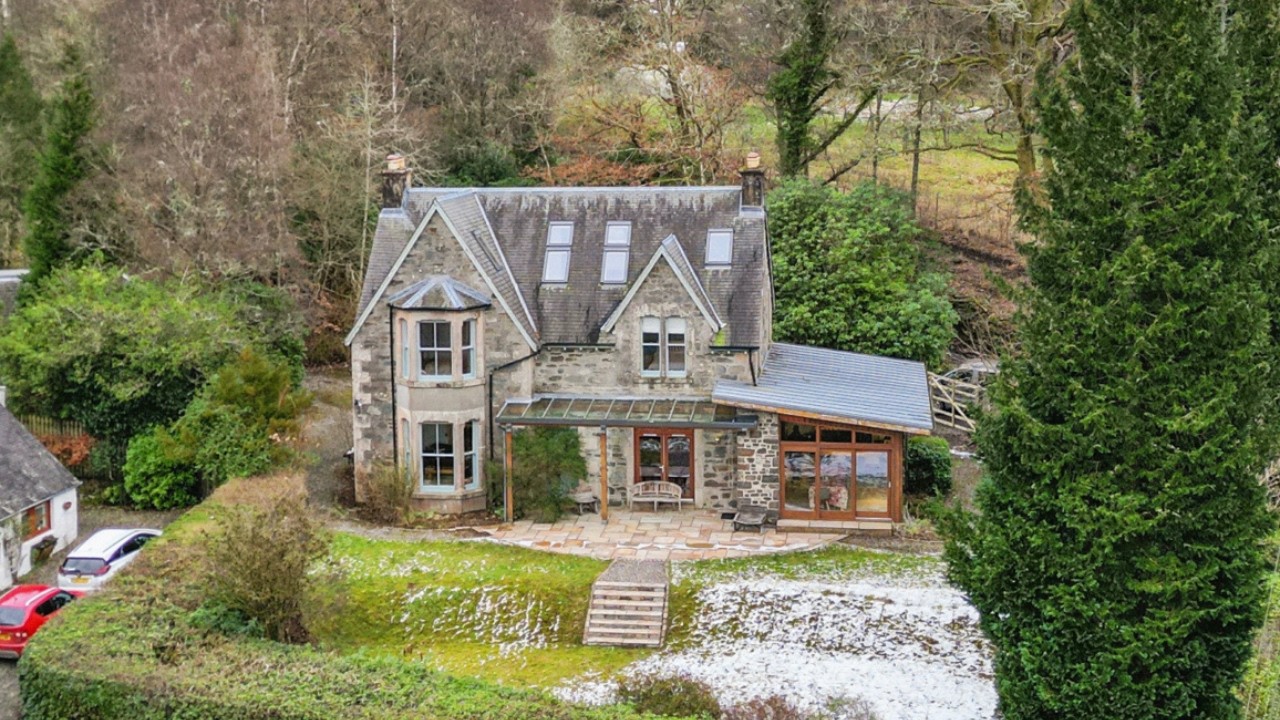 WEST HOMES - Glencleland House, Lochard Road, Aberfoyle, FK8 3TJ