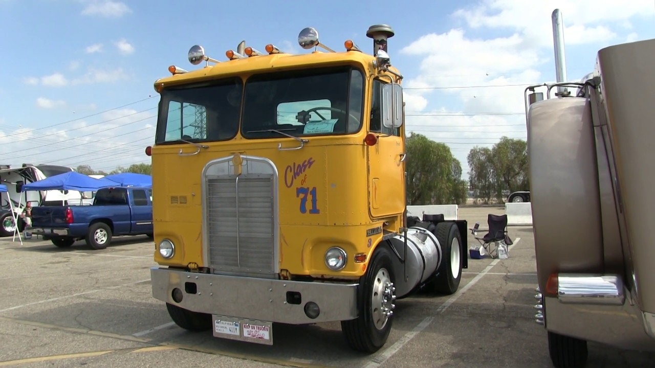 Classic 1971 2-Axle Kenworth K-100 Day Cab At Truckin' For Kids 2018