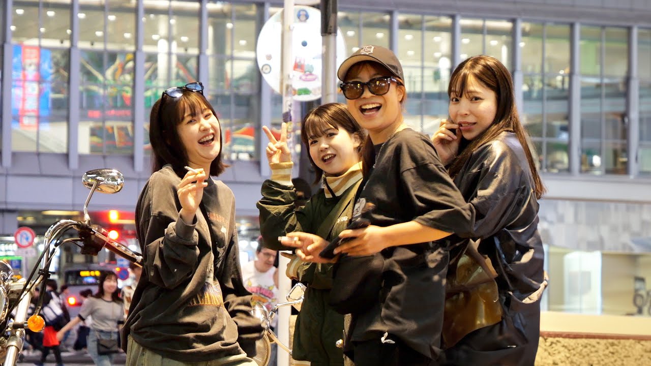 Japanese Girl Bikers (Harley Davidson Girls)