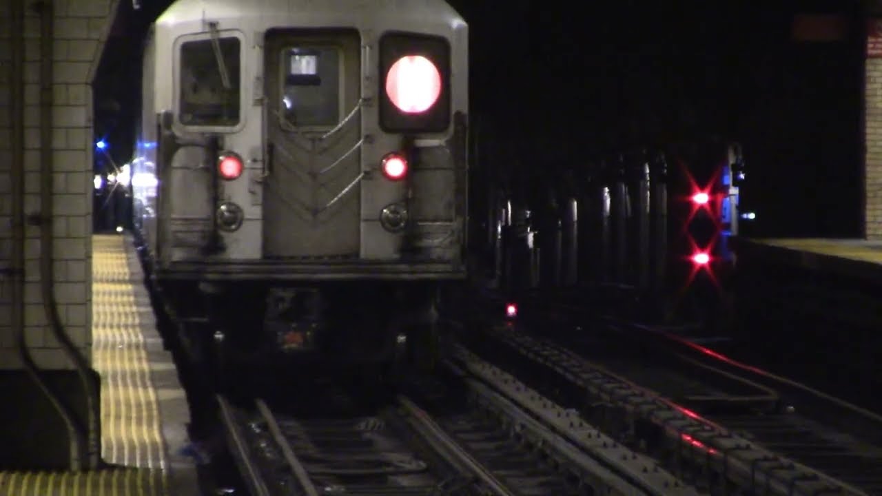 IRT Broadway/7th Avenue Line: 1 Train Terminus at 168 St [R62A] - NYC Subway (South-North)
