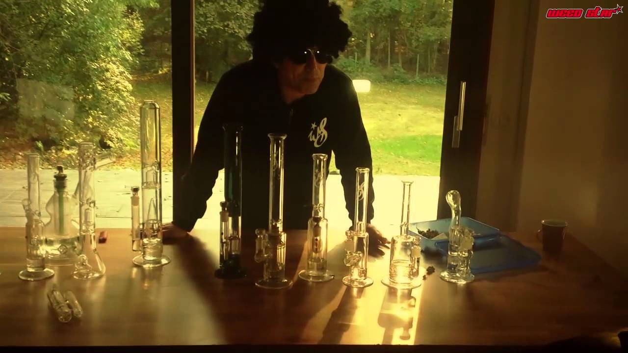 Ziggi Jackson presents his new bongs
