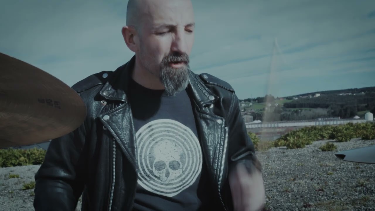 Sartenazo Cerebral - Tonto Seguro (Videoclip Oficial 4K)