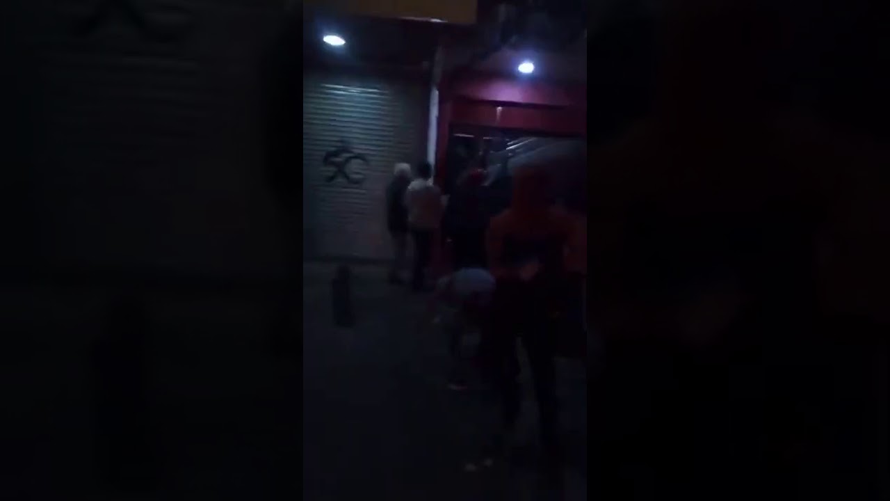 PARAGUAI : LOJAS SENDO SAQUEADAS NA CIDADE DO LESTE EM PROTESTOS CONTRA NOVA QUARENTENA