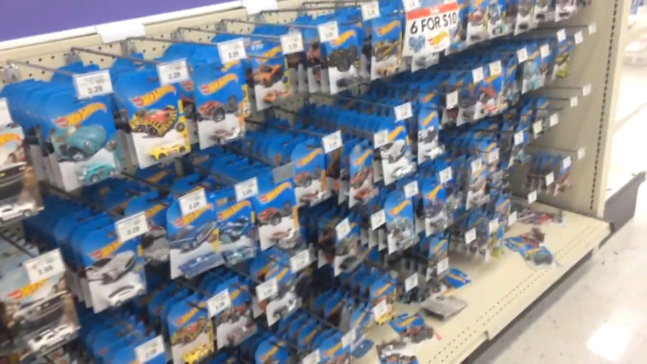 Hot Wheels ISM Hunting ~ The Best Toys'R'Us Ever!!