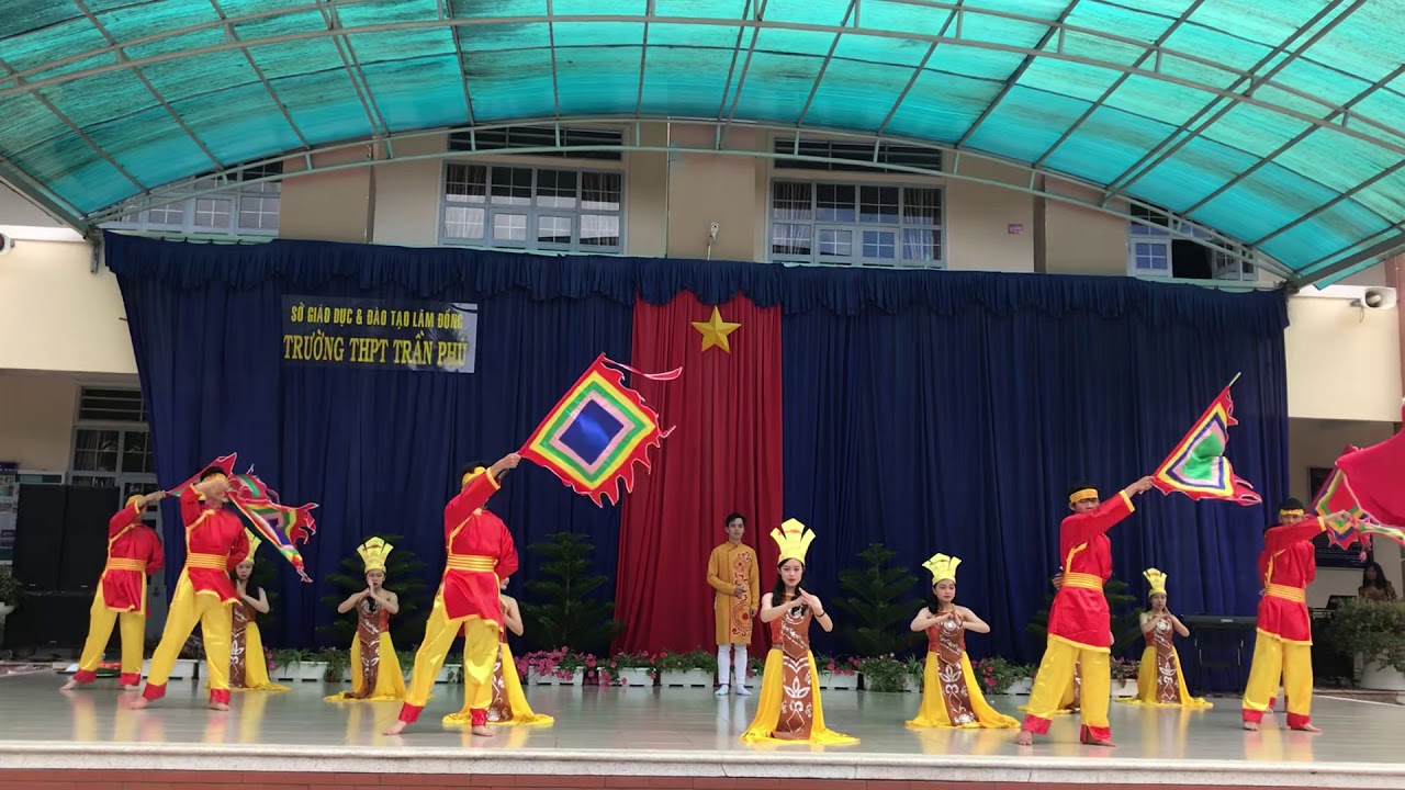 Sự tích bánh chưng, bánh dày lớp 12A3