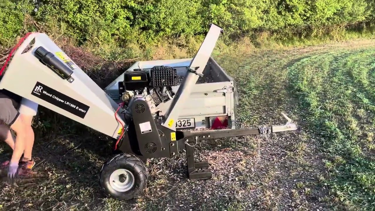 LMB GARDEN V&aacute;m představuje &scaron;těpkovač LR 1500 s elektrick&yacute;m start&eacute;rem