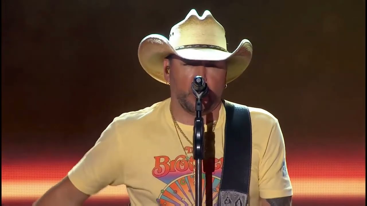 Jason Aldean Drowns the Whiskey live at Bonaroo 2021