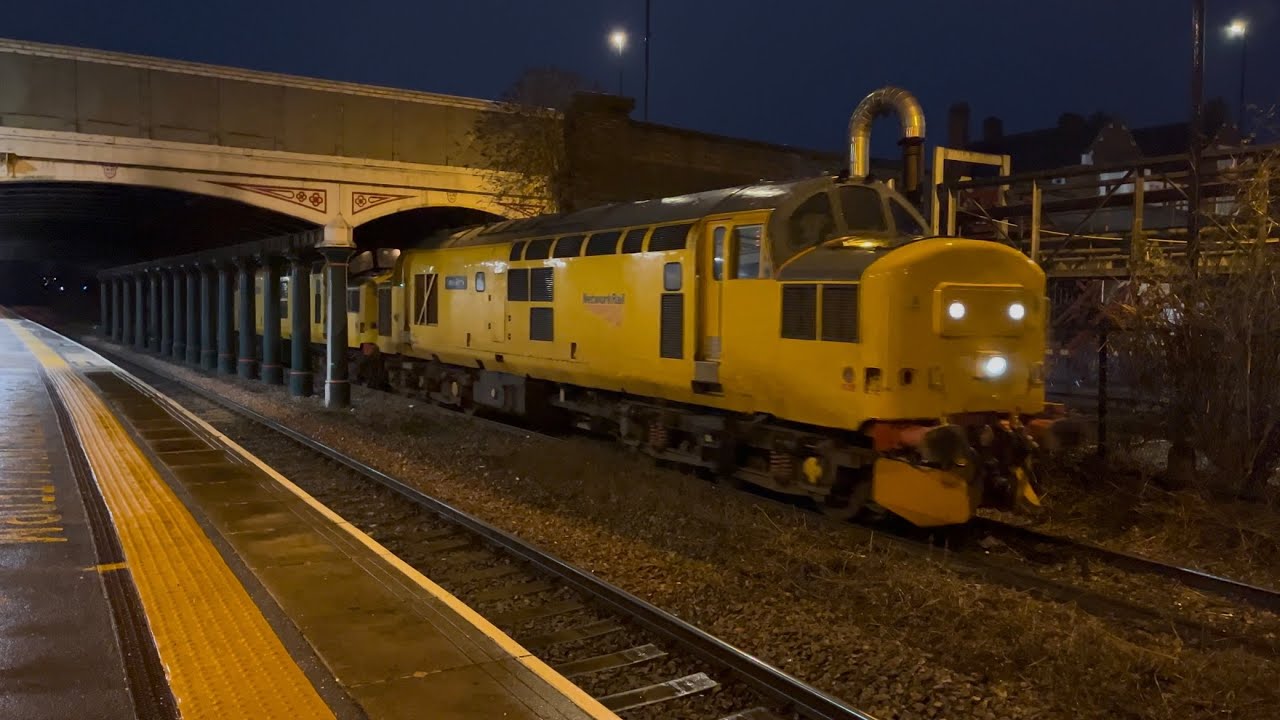 Class 97s 97303 and 97304 glide through burton