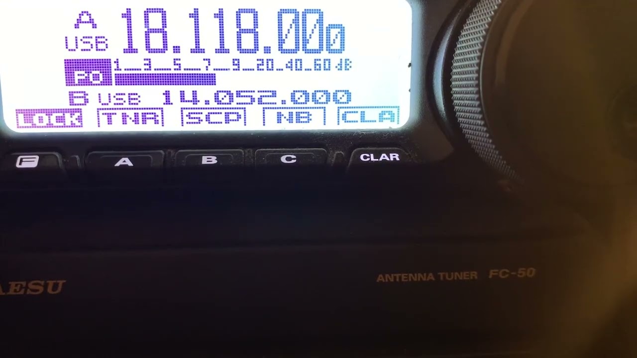 Working HF antenna on balcony | DX QSO with VO1UK, radioamateur From Canada, 18 Mhz / 17 Meter, SSB