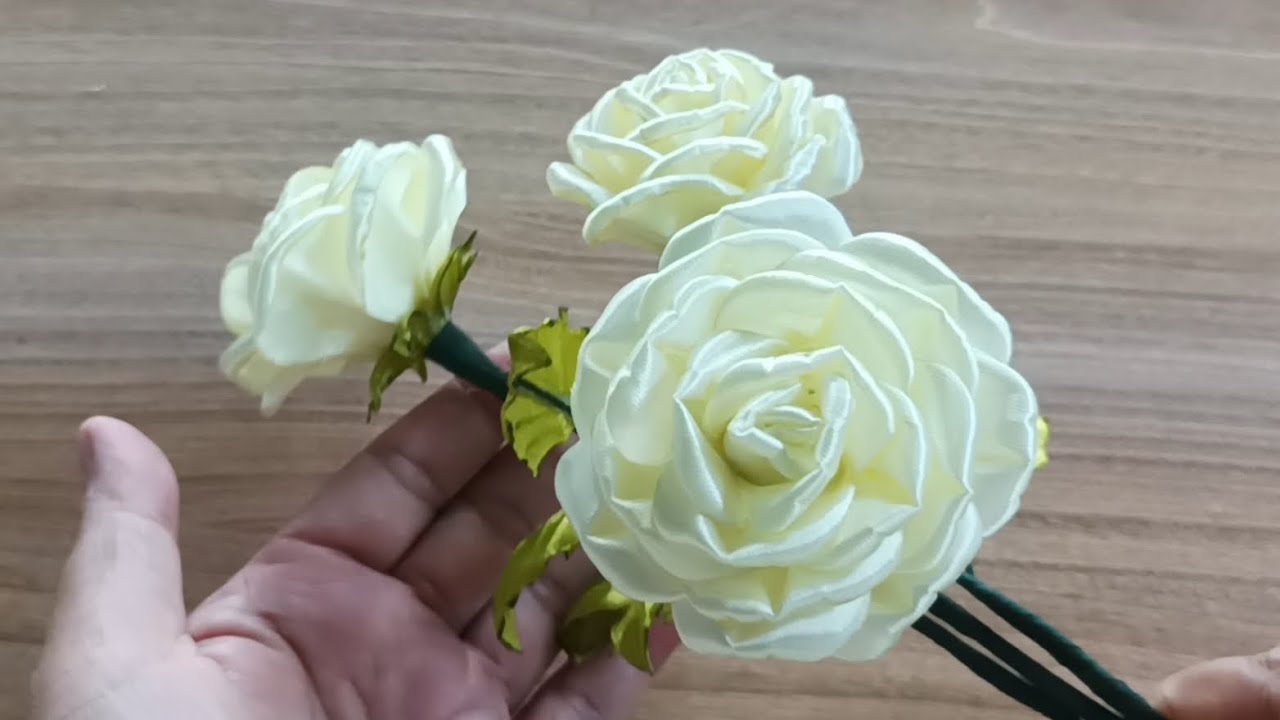 DIY - making decorative roses from satin ribbon