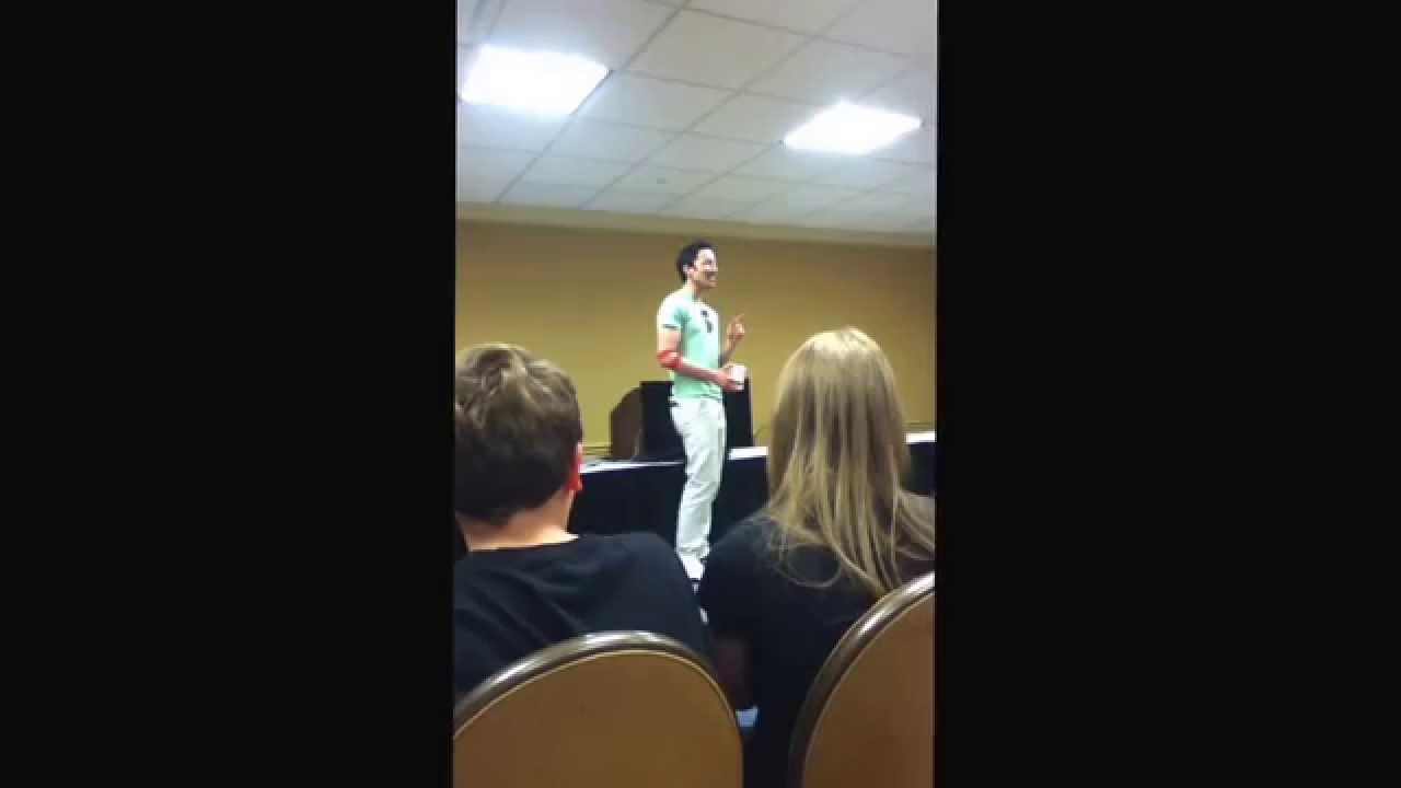 Todd Haberkorn singing Italy's song to Germany