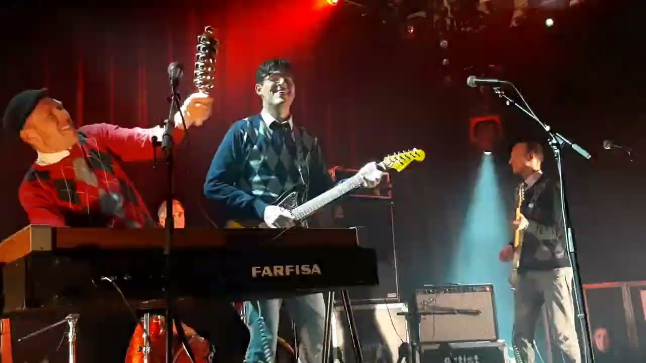 The Mieters - La-la-la-kerst (live in de Paradiso)