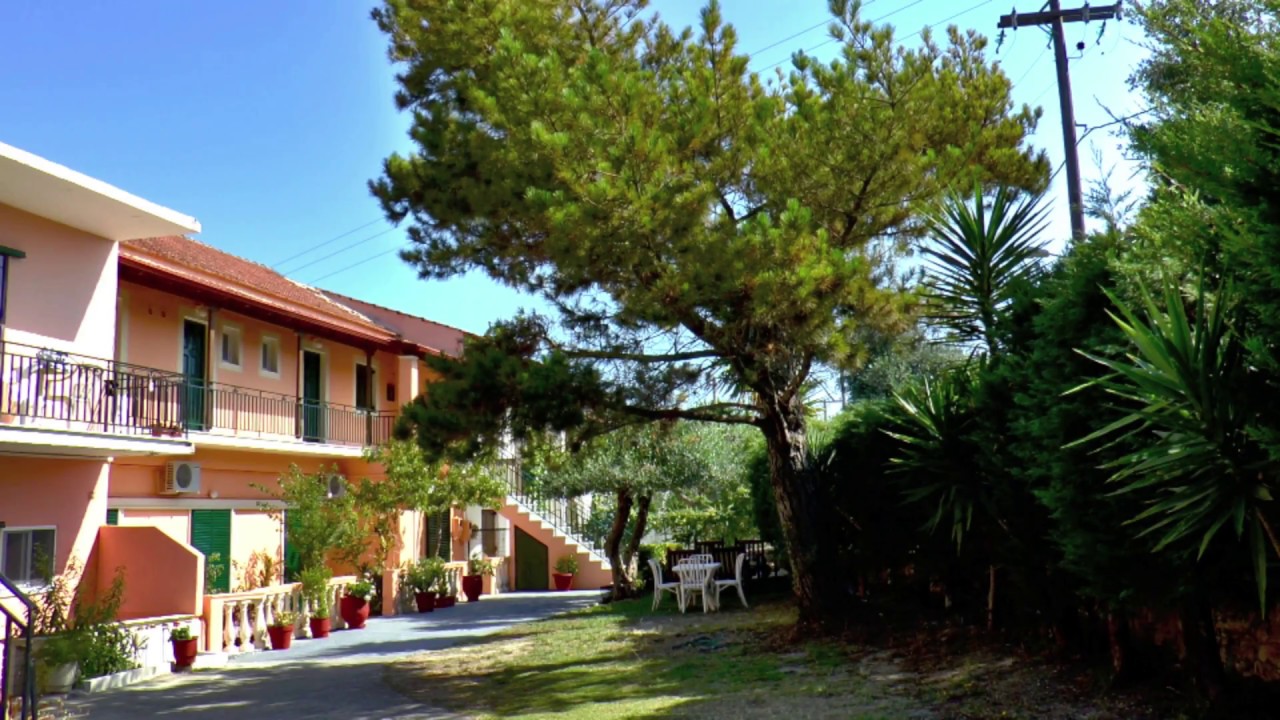Yannis Apartmanház