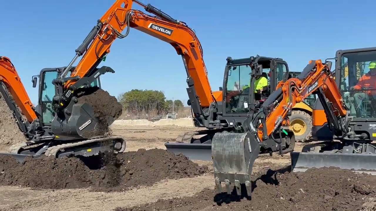 DEVELON DX42, DX55, DX89 DIGGING