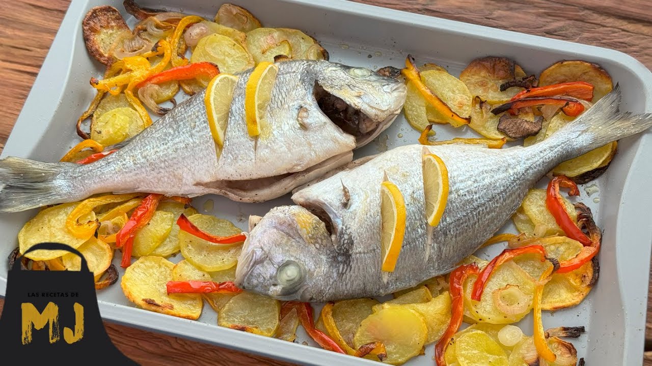 Dorada al horno con patatas y verduras