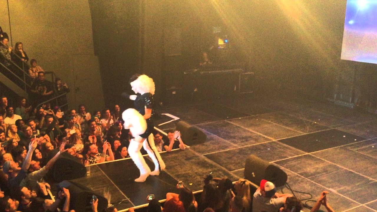 Rupaul bots amsterdam runway number