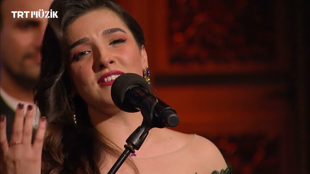 Senem Akdemir - Yana Yana Kül Oldum