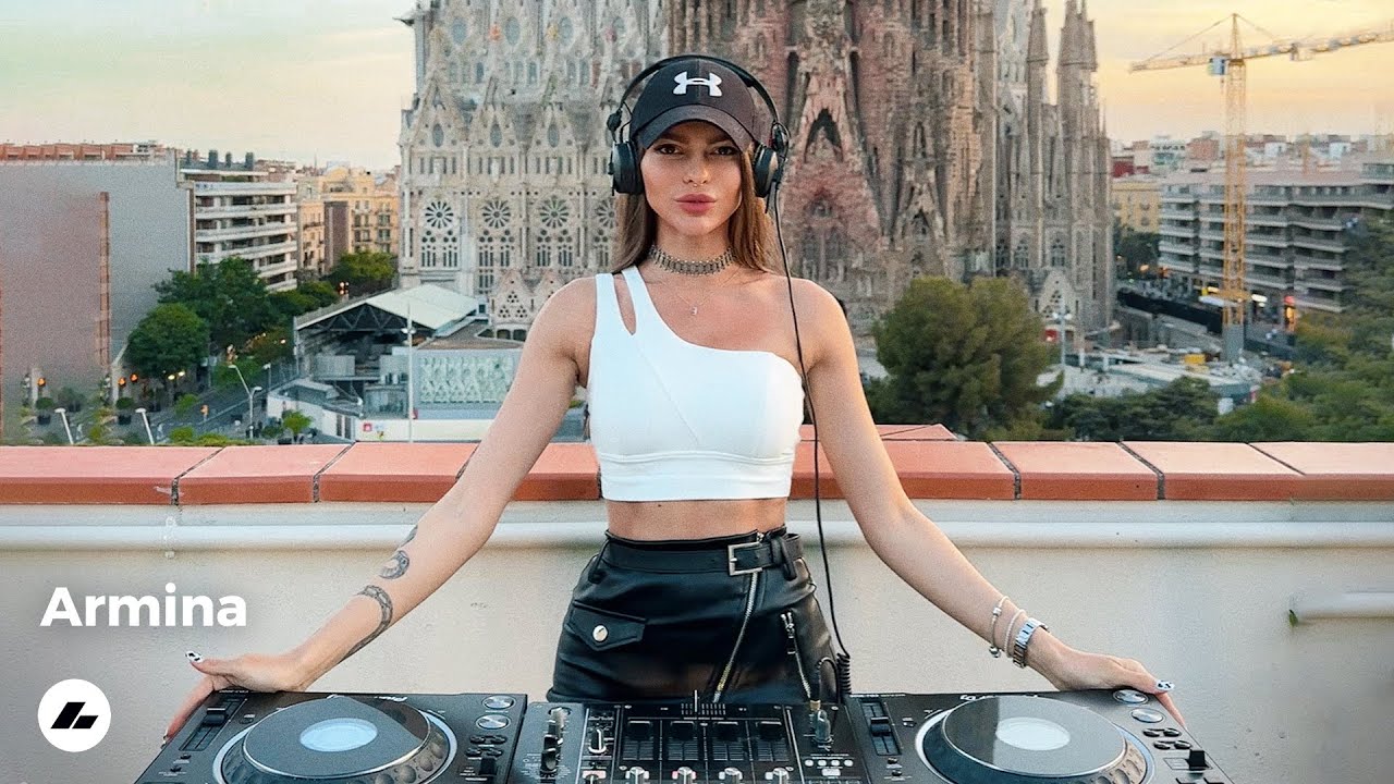 ARMINA - Live @ Radio Intense, Sagrada Familia, Barcelona 19.5.2023 / Melodic Techno DJ Mix 4K