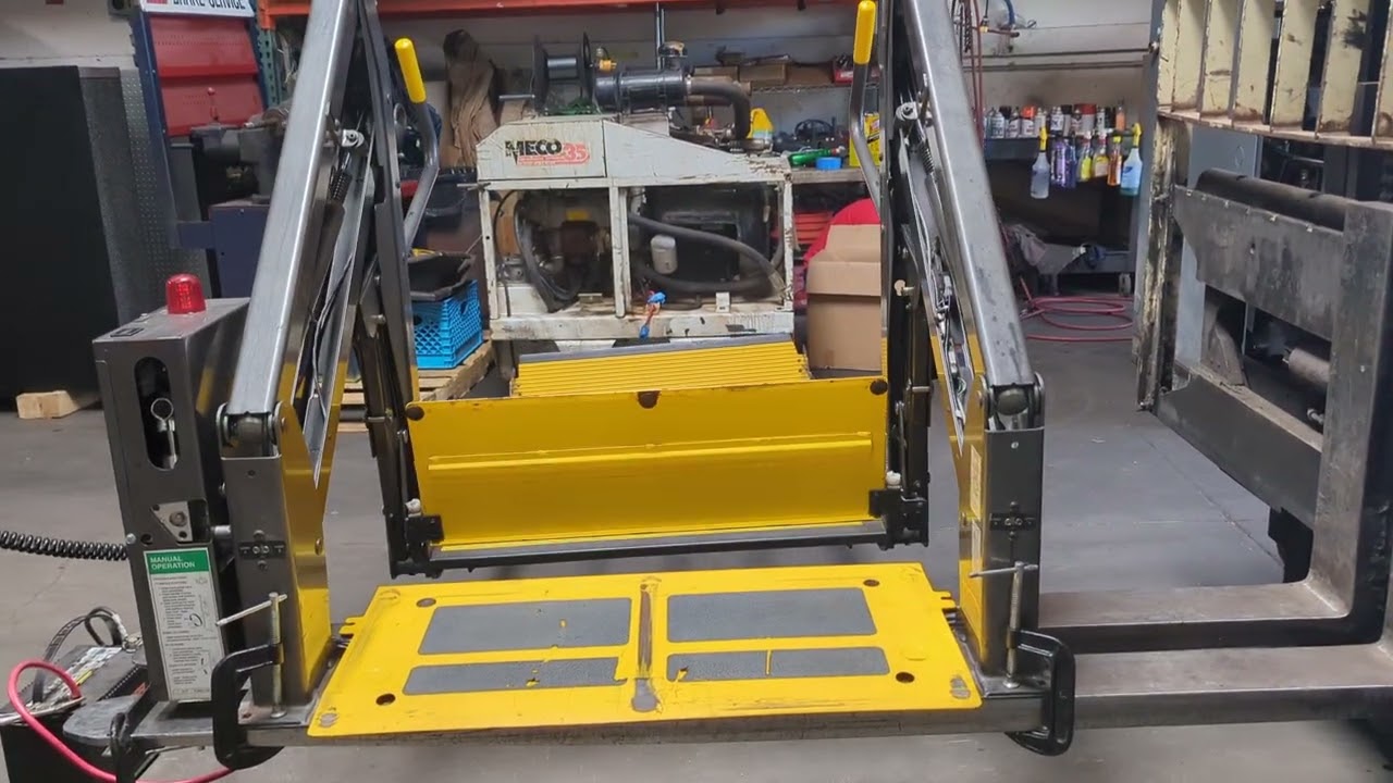 Bruan Century 2 Mobility Handicap Wheelchair Hydraulic Lift 800 lbs 12V AS IS
