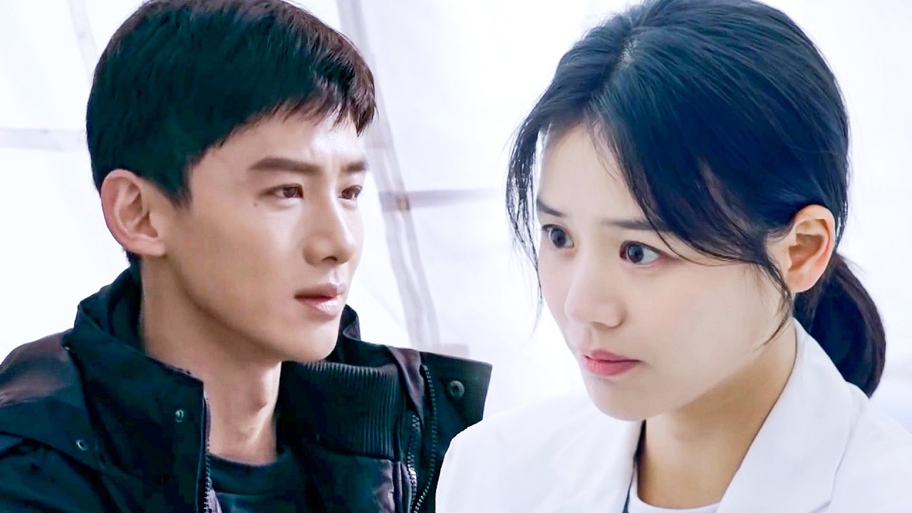 After surviving danger, the cool SWAT officer confesses his love—simple but incredibly sweet!