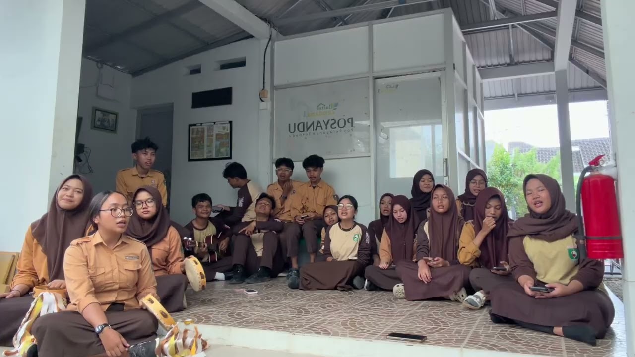 KOMANG - RAIM LAODE || Cover by Kelompok 1 - XII8
