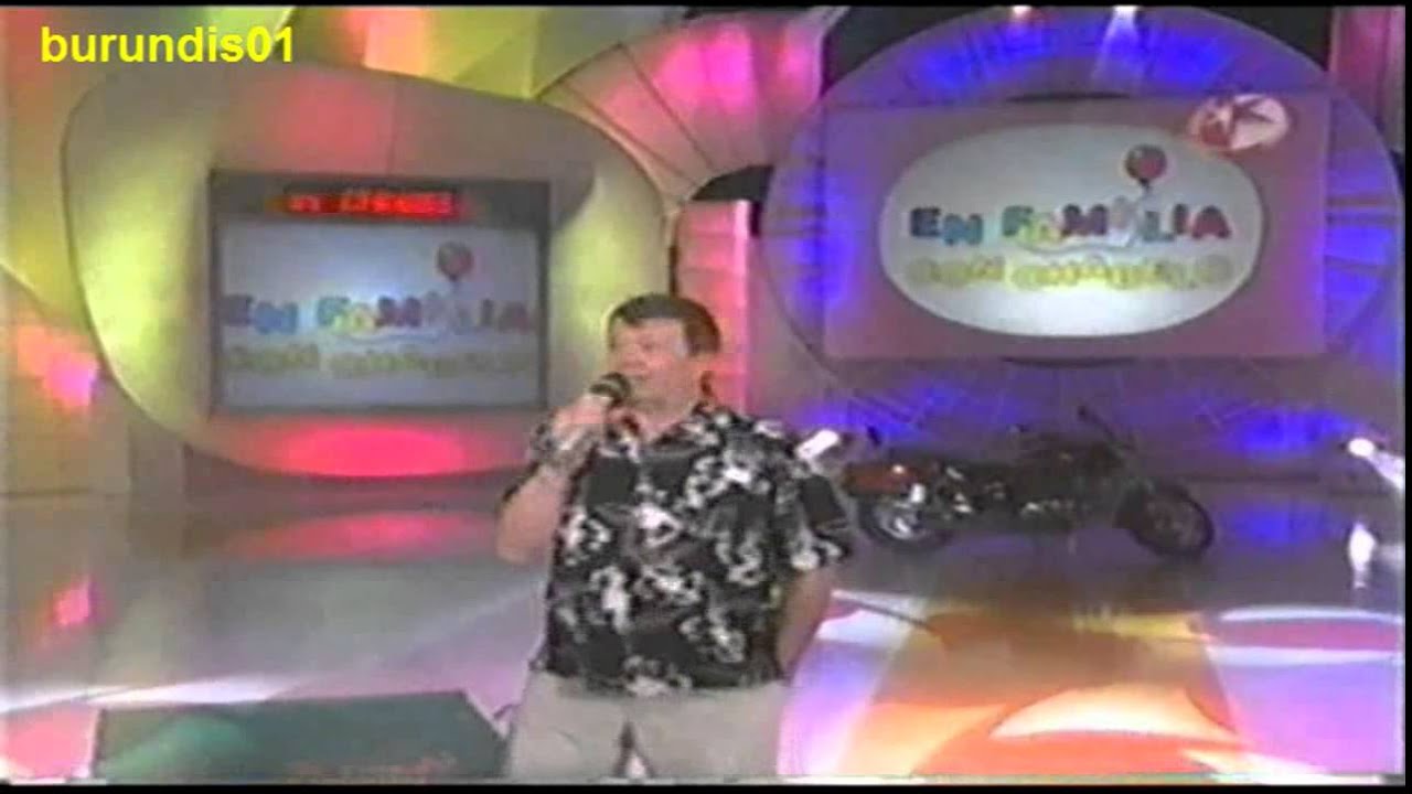 En Familia con Chabelo - Chabelo rompe por accidente cristal de camara