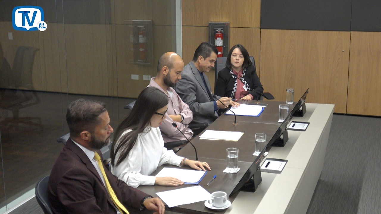 Exdirectora de negocios SAFI BCR guarda silencio ante consulta de diputados