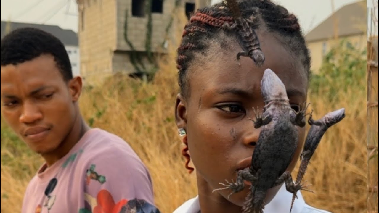 Her boyfriend covered her face from traveling #unbelievable 