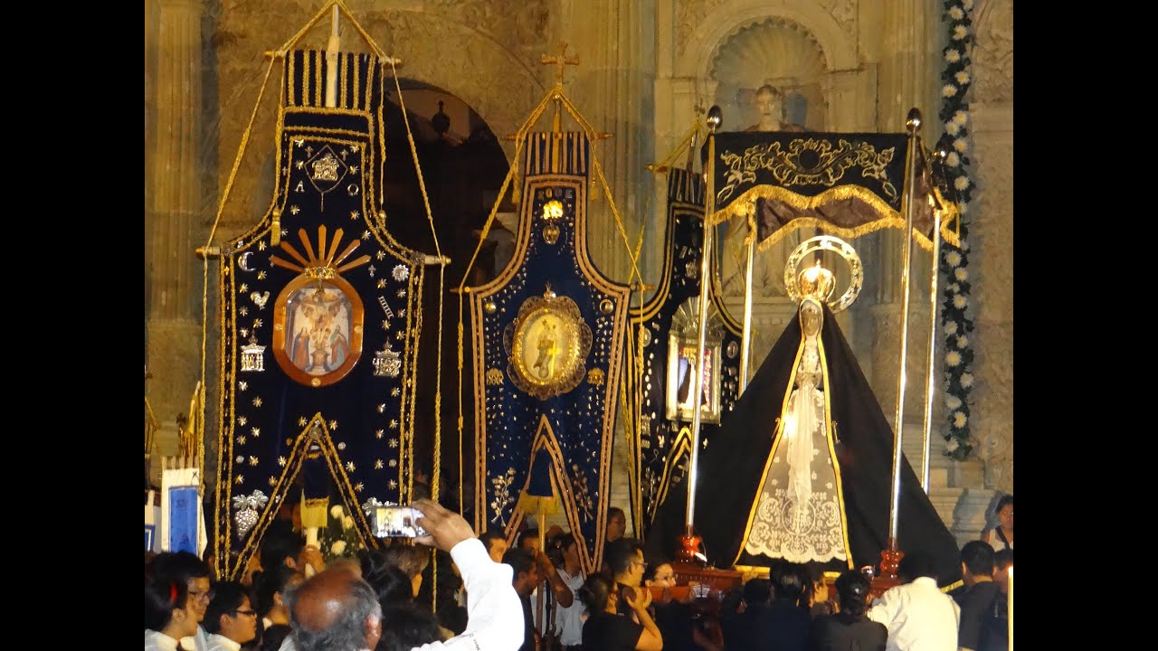 Procesión de Pésame 2016 de la Virgen de la Soledad en Oaxaca (Viernes Santo)
