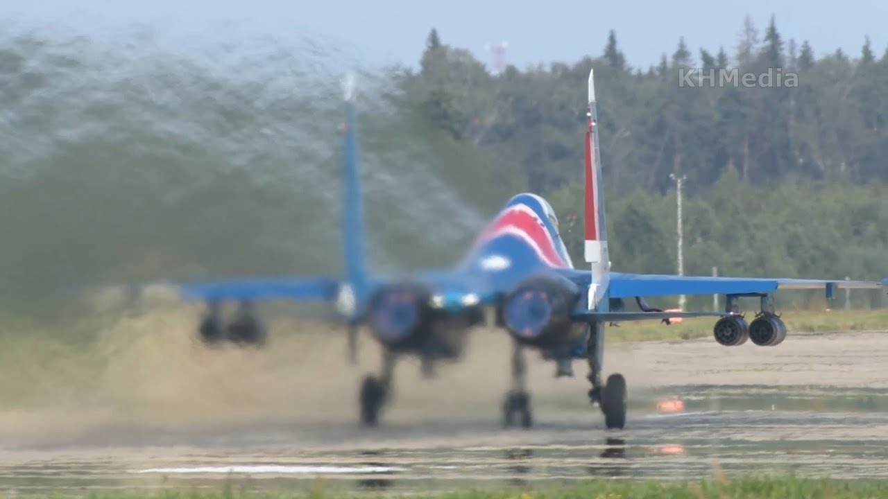 взлёт Су-30 с НАРами и посадка Су-35 Русские Витязи Кубинка 2020