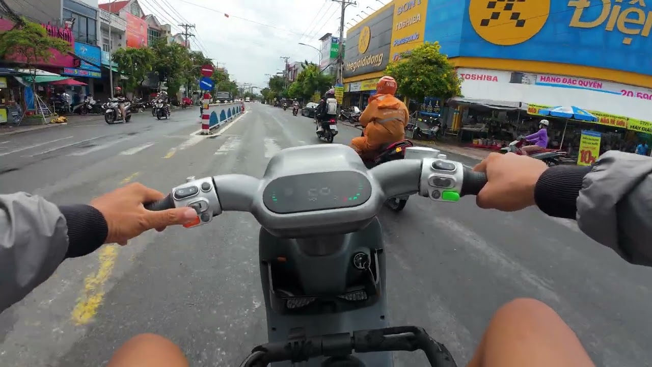 Chill cùng chiếc xe điện cute V1plus. Cảm giác lái rất bốc. Video quay bằng camera dji osmo action 4