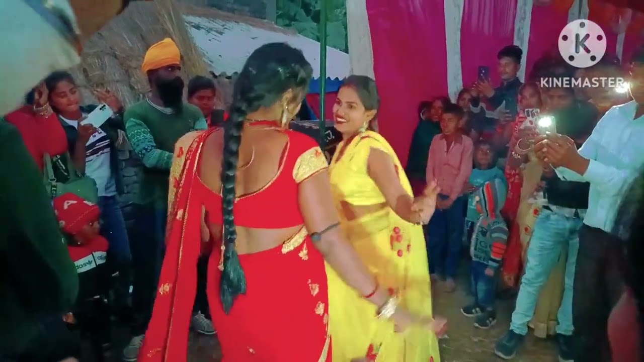 गुड़िया गोरखपुरी के घर मालती चौहान का डांस