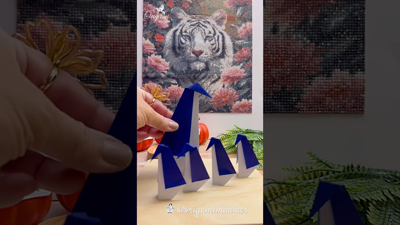 Folding a penguin in less than one minute. Super easy. #origami #origamicraft #papercraft #artscraft