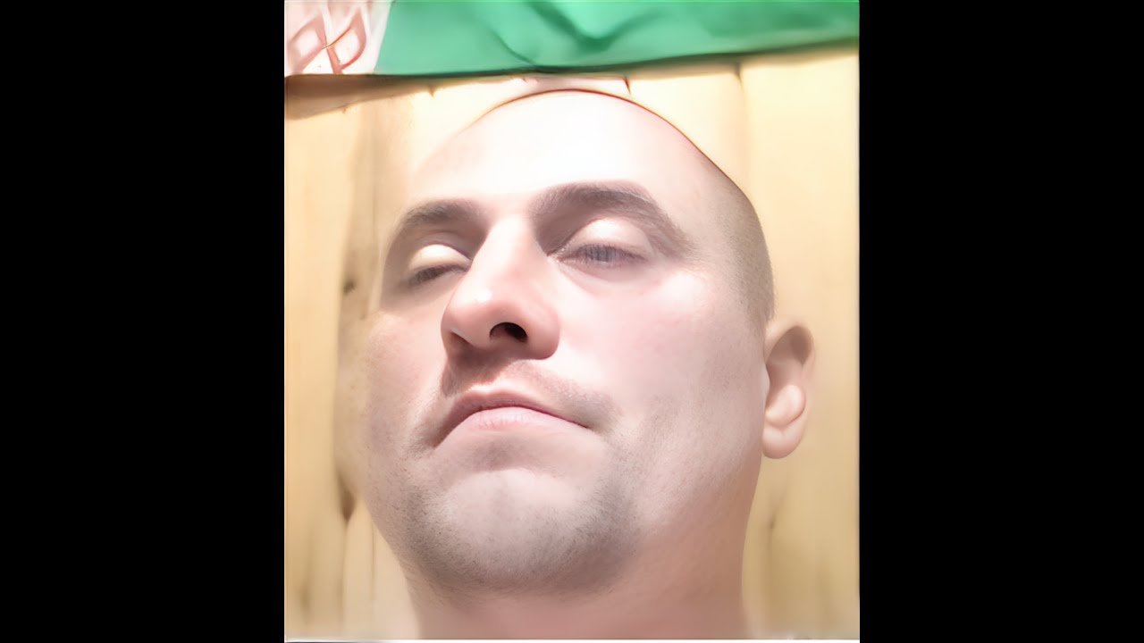 Разгонял бомжей во Франции