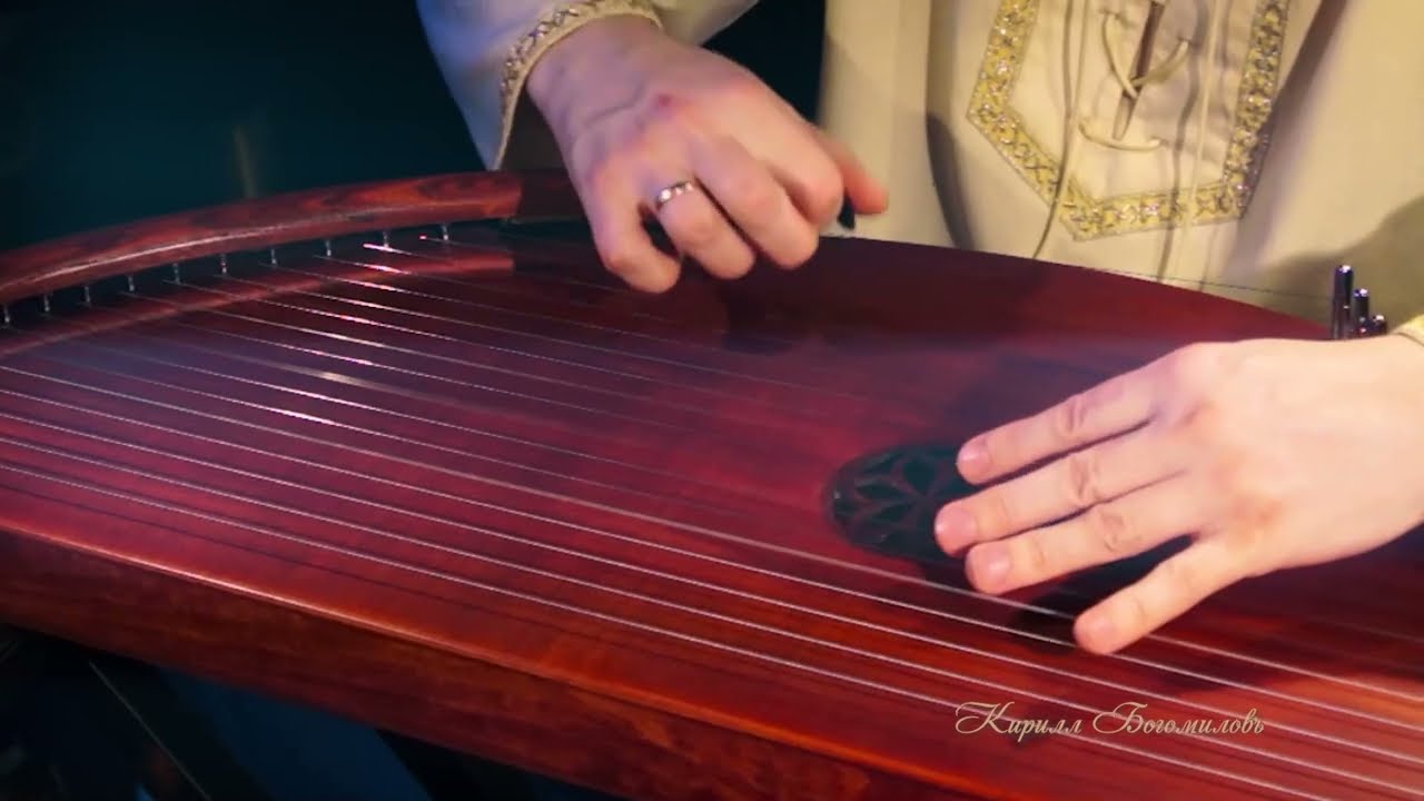 The gusliharpa! Medieval music instrument gusli (russian harp or slavic taglharpa)