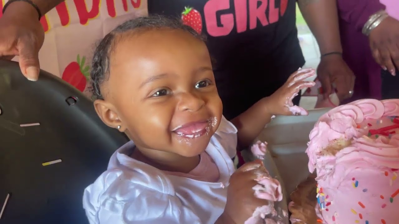 My sister first birthday 