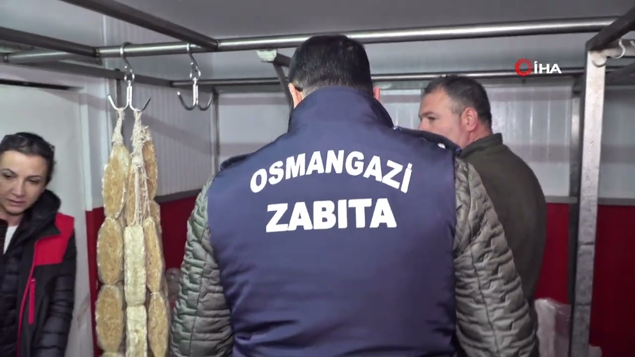 Göz göre göre insanlara kalmış sucuklari yedireceklerdi...