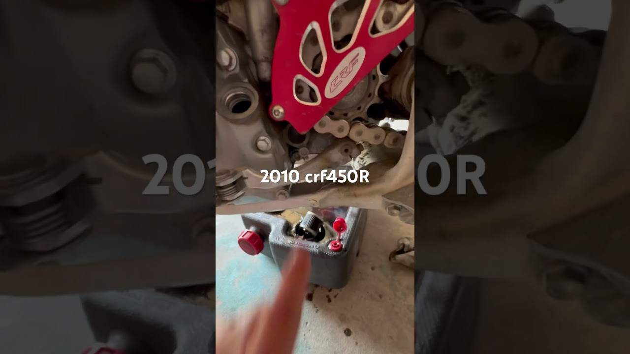 2010 CRF 450 R oil and transmission change #honda #crf450r #oilchange ￼