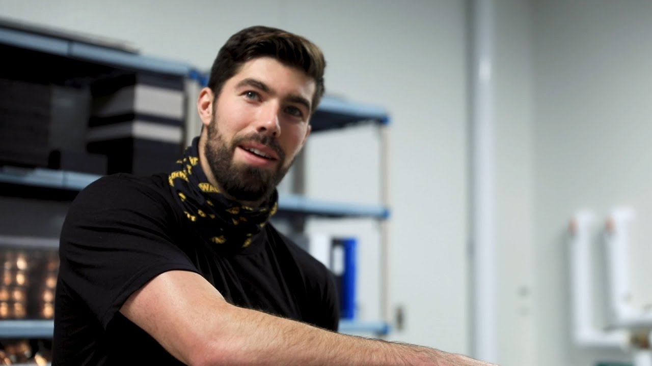 Inside the Bubble: Louis Domingue shares his routine of baking for his teammates prior to a game