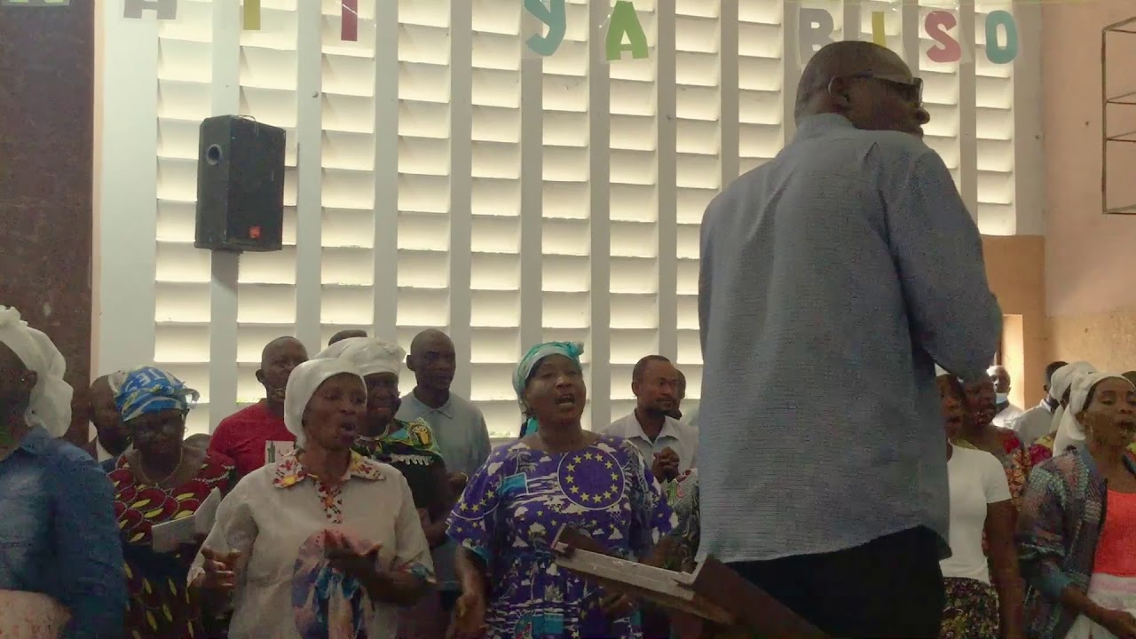 Mfumu me butuka - Noel Gloria Par la Chorale Lisanga de Saint Augustin de Lemba