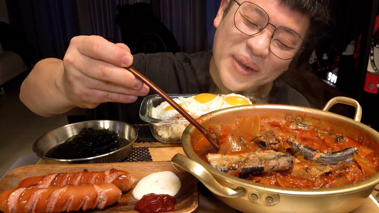 먹방창배 2년묵은지로 꽁치김치찌개 기가맥히네요 대박 레전드 먹방 Saury and Kimchi Jjigae eatingshow realsound koreanfood Mukbang
