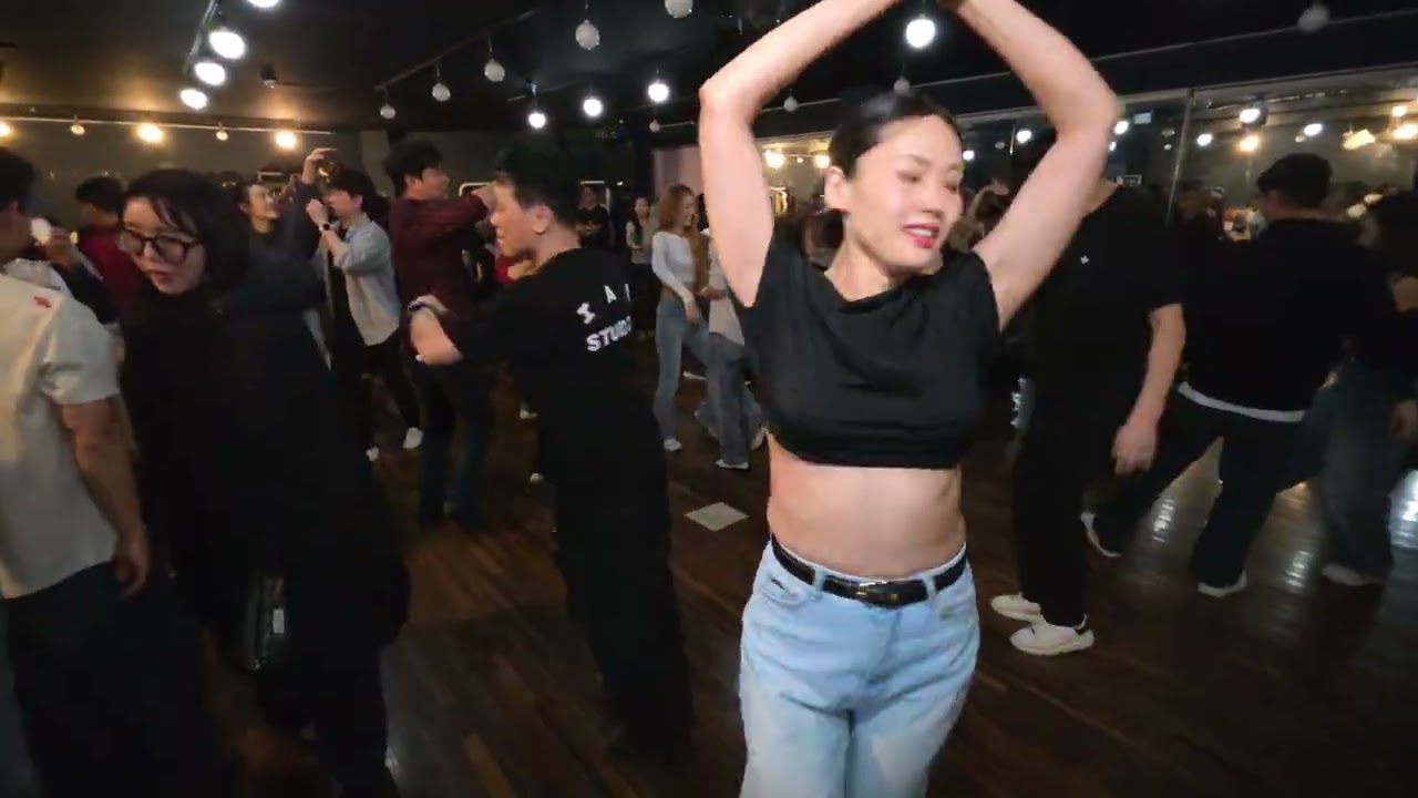 2025 라틴팩토리 연말파티 커루&알렉사