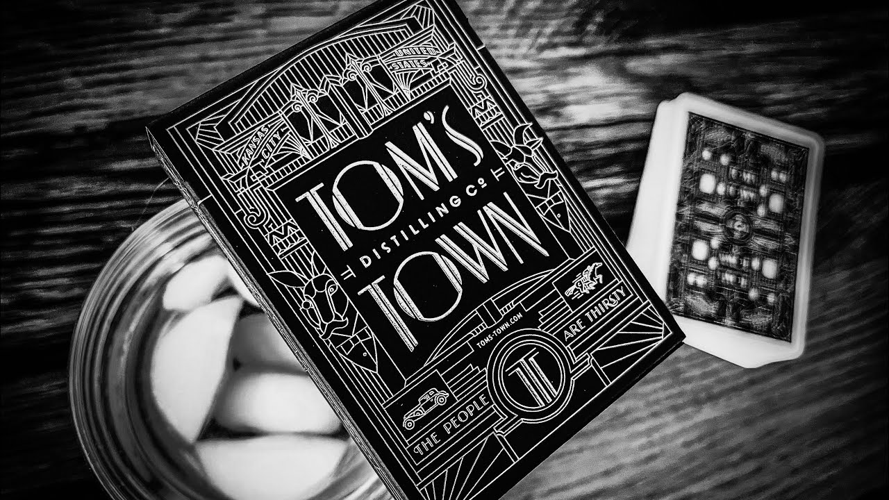 Tom’s Town - Art of Play - Deck Review!