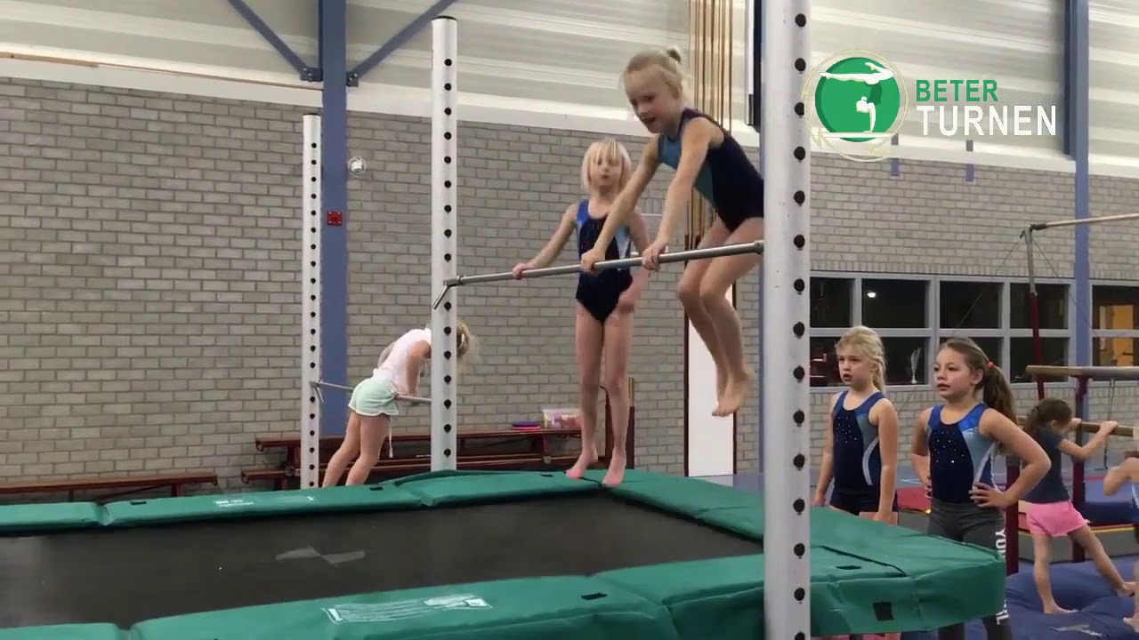 Ophurken leren - Turnen methodische oefeningen brug ongelijk