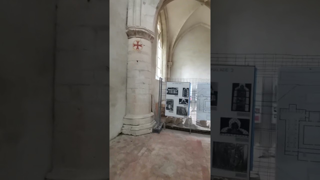 L'abbaye cistercienne de Lachalade. 