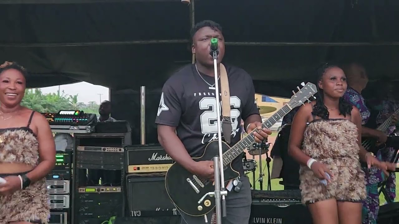 ISOKEN OHENHEN LIVE PERFORMANCE @LATE MRS VICTORIA AIWUYOR EHIGIE BURIAL CEREMONY.
