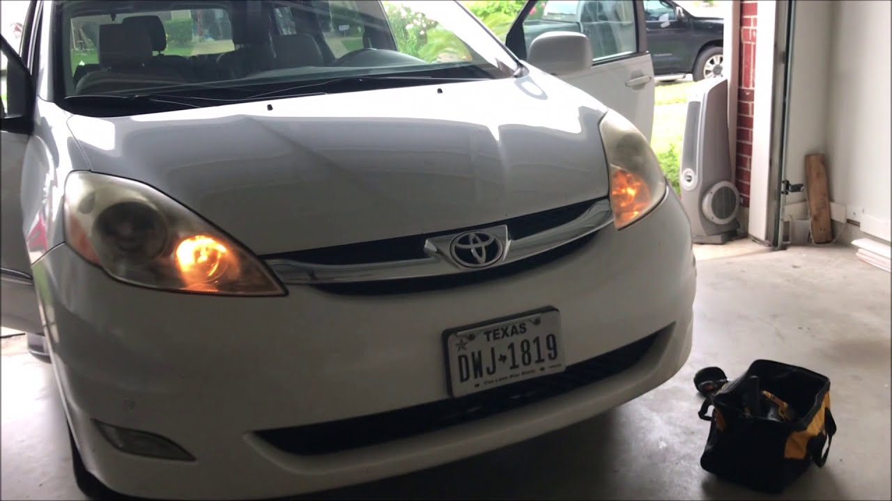 How To Remove And install 2008 Toyota Sienna Blend  Door  Actautor.