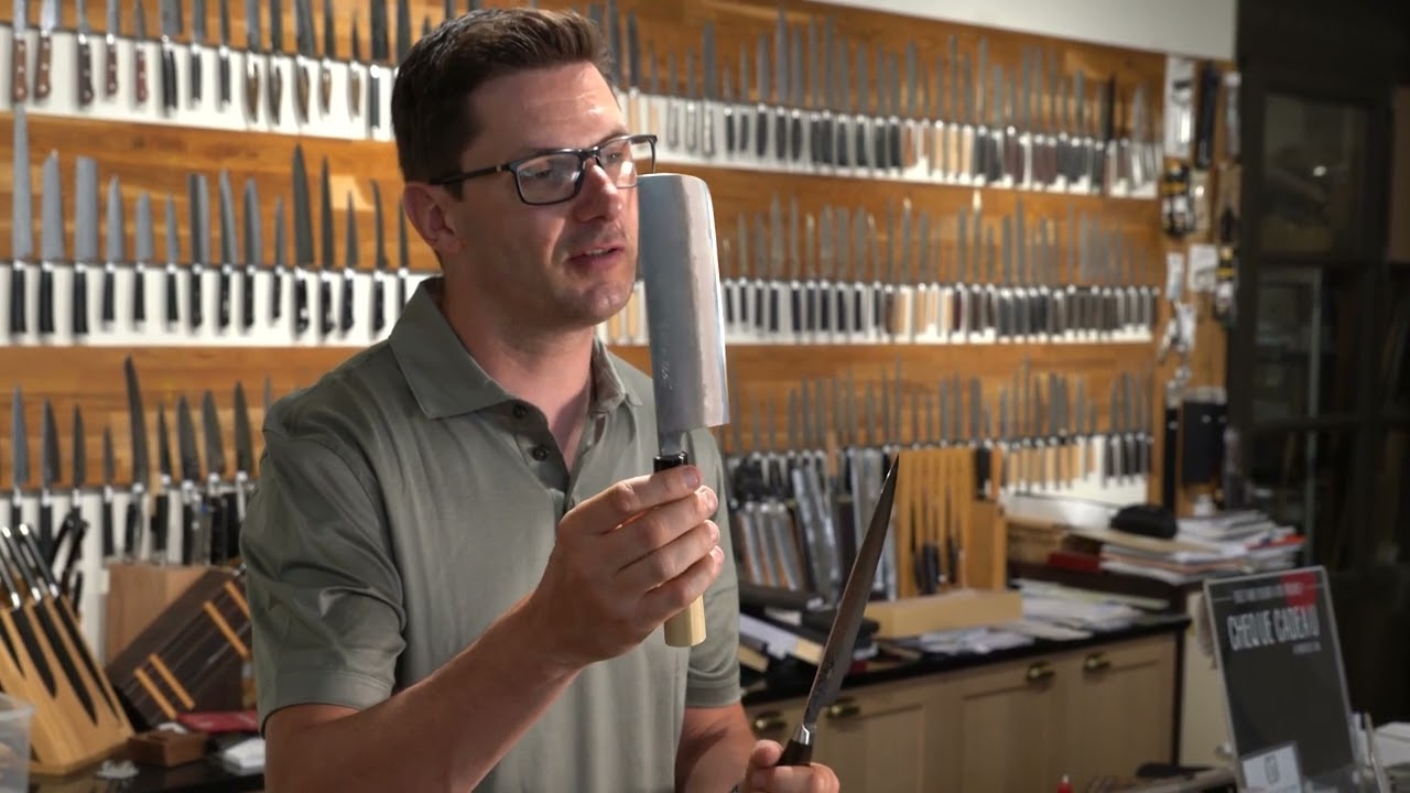 5 couteaux &agrave; avoir dans sa cuisine - Les formes essentielles par Coutellerie Bourly