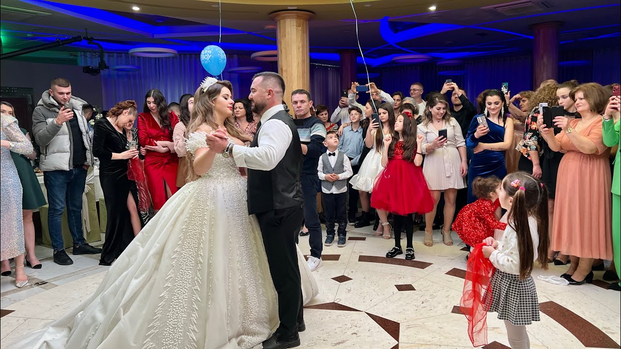 DASMA E BUKUR SHQIPTARE TEK FAMILJA 